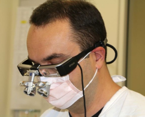 Augmented-Reality-used-to-Train-Dentists-495x400